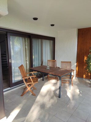 Outdoor dining - Großzügige Ferienwohnung im Gehobenen Stil in Traumhafter Lage und Ausblick (Immenstadt im Allgäu)