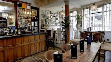 Bar (in der Unterkunft)