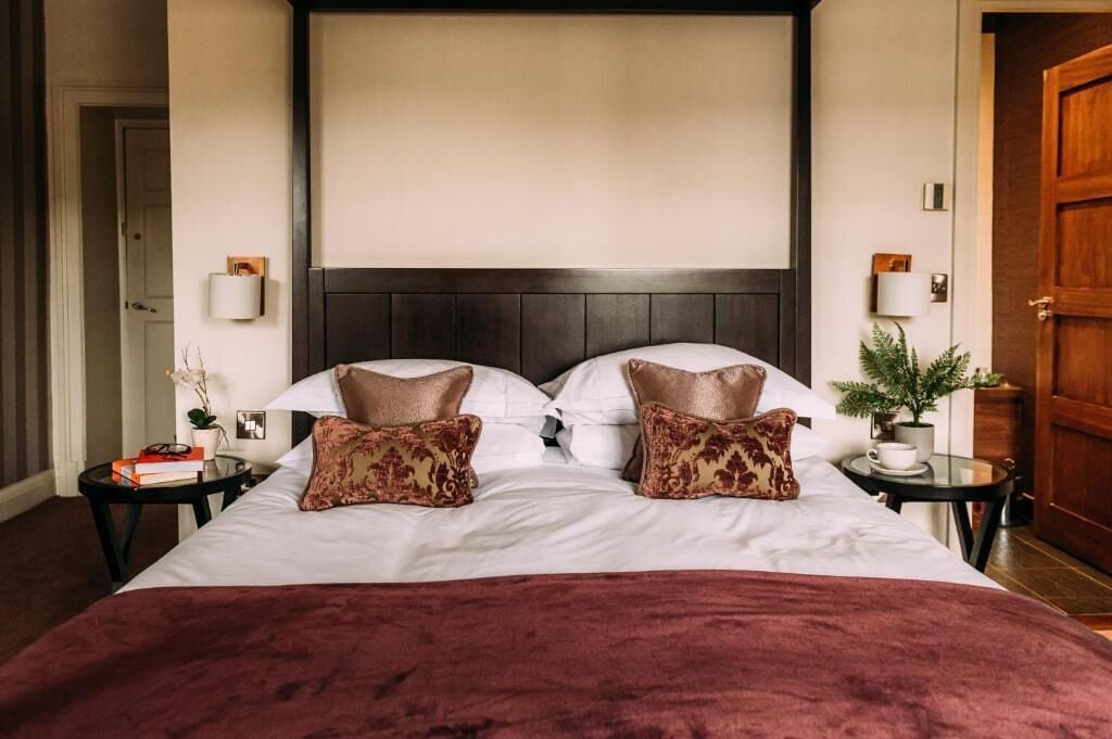 Katil bayi mudah alih, Wi-fi percuma, cadar katil 