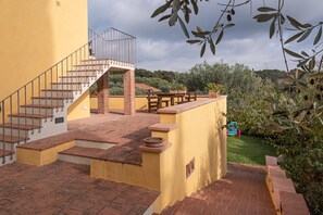 Outdoor dining - Farmhouse 'Il Pintello - Il Riccio' with Shared Pool, Wi-Fi and Air Conditioning (San Casciano VP)