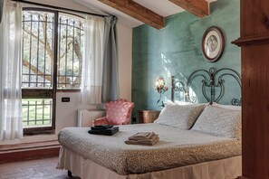 2 slaapkamers, een strijkplank/strijkijzer, gratis wifi, beddengoed