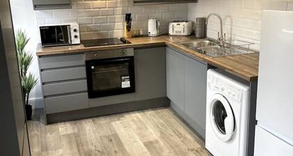 Spacious Central Apartment