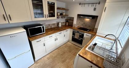 Two Bed Charming Cottage