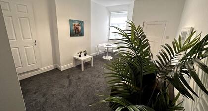 Bright Home From Home