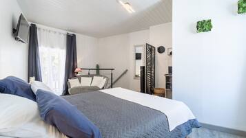 1 bedroom, iron/ironing board, free WiFi, bed sheets