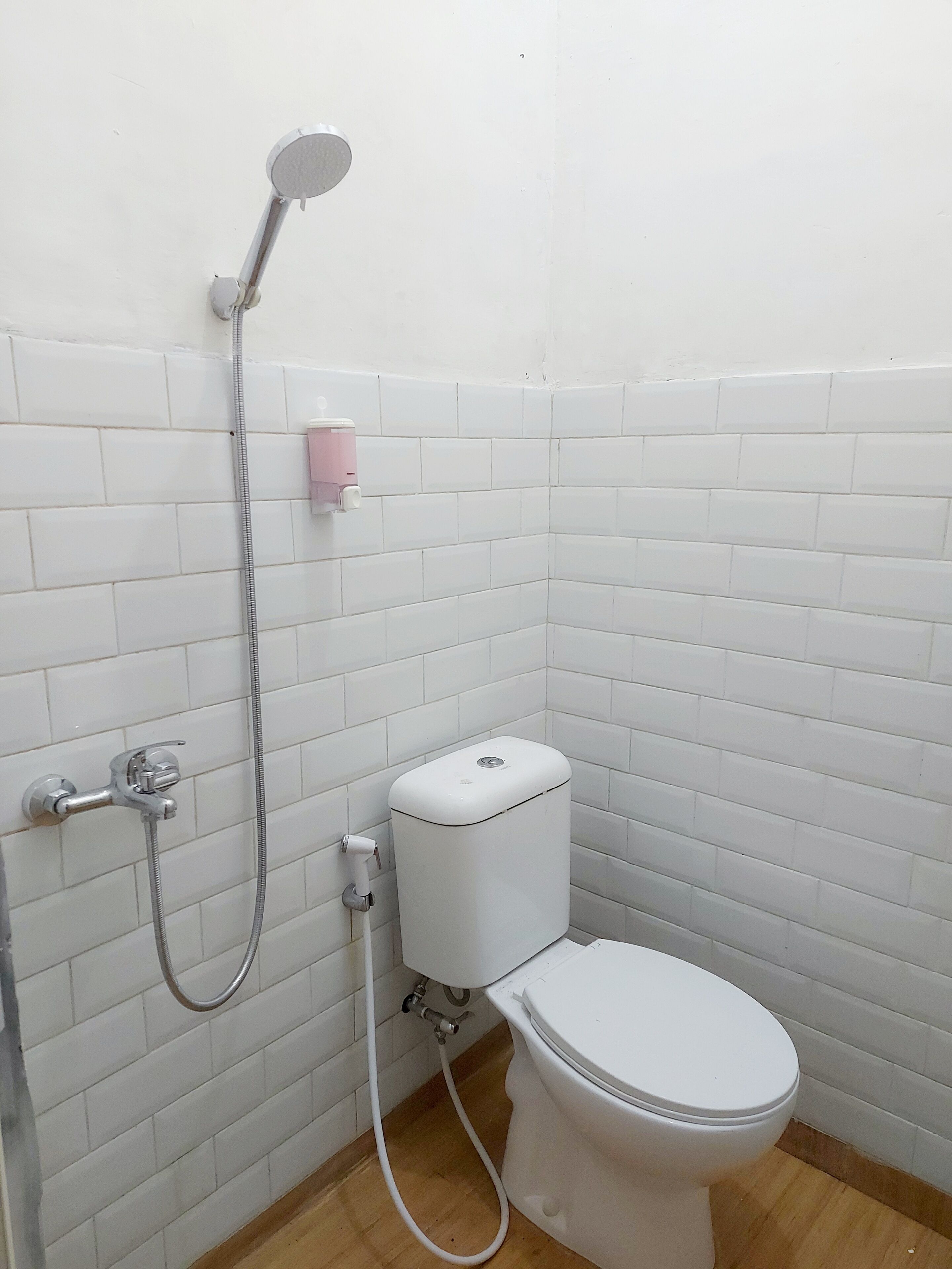 Shower, towels, soap