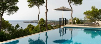 Villa 'Molí' with Sea Views, Wi-Fi, and Air Conditioning