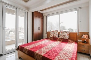 2 多间卧室、WiFi、床单