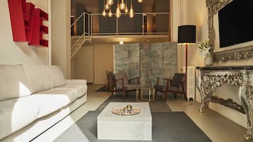 Classic Apartment (Via Rosales 3) | Khu phòng khách | TV màn hình phẳng