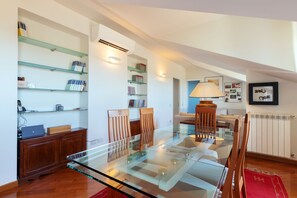 Panoramic Apartment (Via Rivoli 2) | Living room | Flat-screen TV - Milan Retreats Brera (Milan)