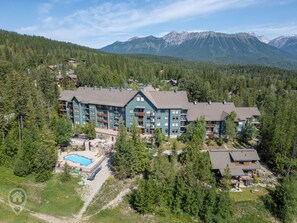 Exterior - Ski In-Out Location / 1 Bed / Hot Tubs, Pool & Gym (Fernie)
