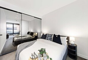 2 chambres, fer et planche à repasser, Wi-Fi, draps fournis