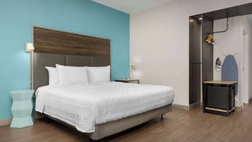 Egyptian cotton sheets, premium bedding, pillowtop beds, desk