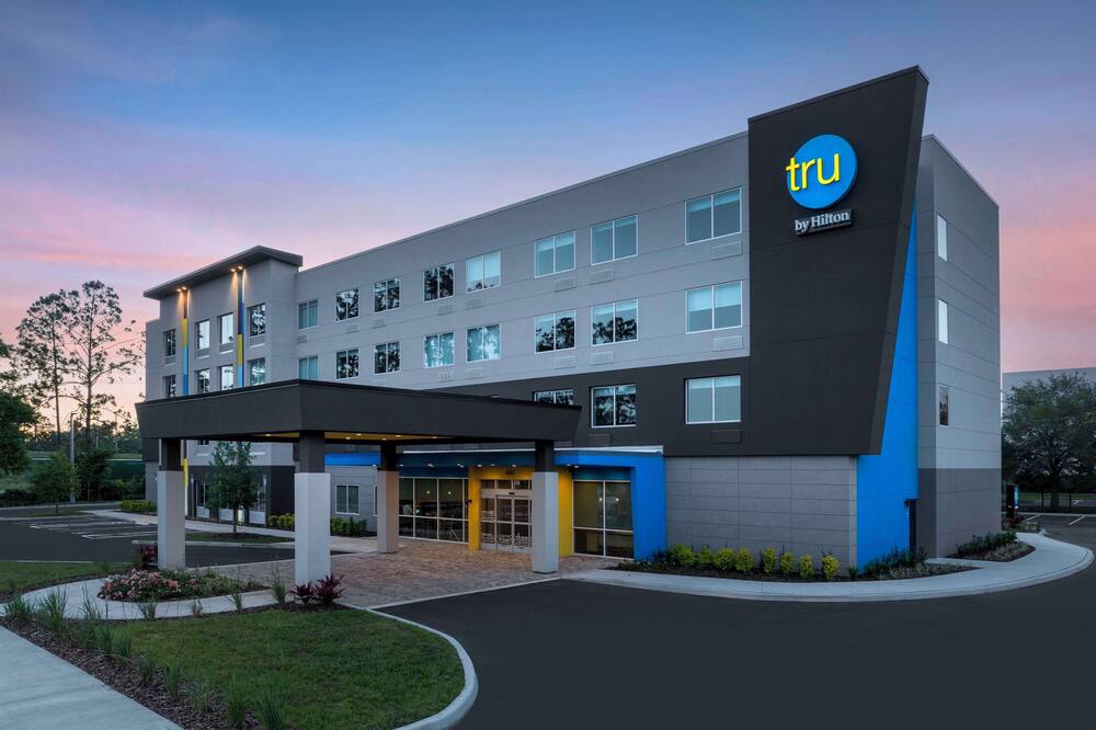 Tru by Hilton Jacksonville West I 295