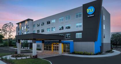 Tru by Hilton Jacksonville West I 295