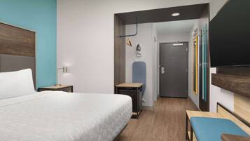 Egyptian cotton sheets, premium bedding, pillowtop beds, desk