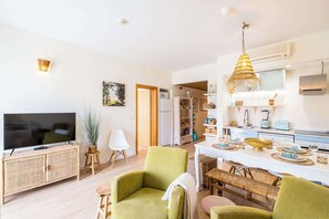 TV - Apartment Mayah - Albufeira marina (Albufeira)