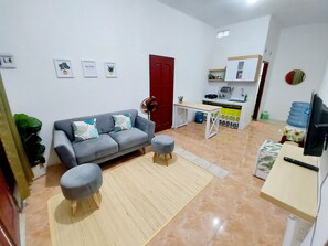 Living area - House with 3BR near XTSquare @Nitikan House B (Jogja)