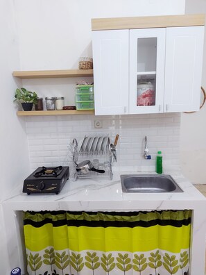 Private kitchen - House with 3BR near XTSquare @Nitikan House B (Jogja)