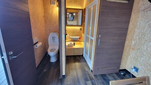 Hair dryer, bidet, towels - SORA BASE (Minamichita)