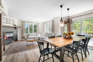 TV, fireplace - Townhouse on the Golf w/ Pool Access -Aiglon 1666 (Mont Tremblant)