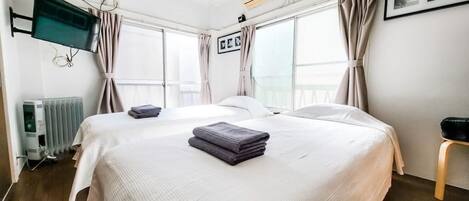 1 dormitori, escriptori, planxa i posts de planxar i wifi gratuïta