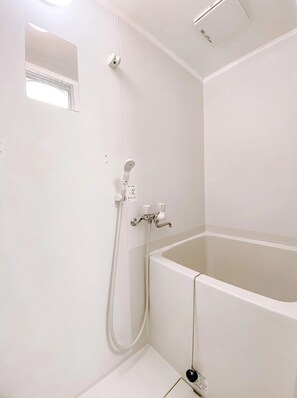 Hårføner og håndklær