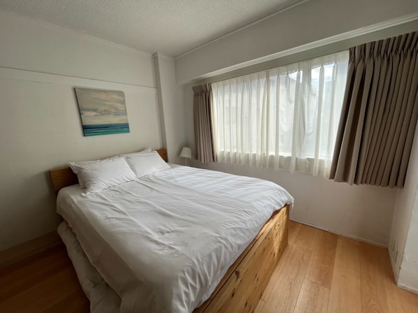 1 chambre, bureau, fer et planche à repasser, accès au Wi-Fi (inclus)