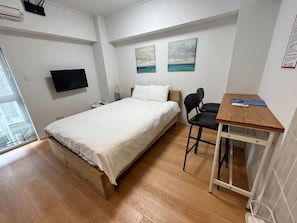 1 sovrum, skrivbord, strykjärn/strykbräda och gratis wi-fi