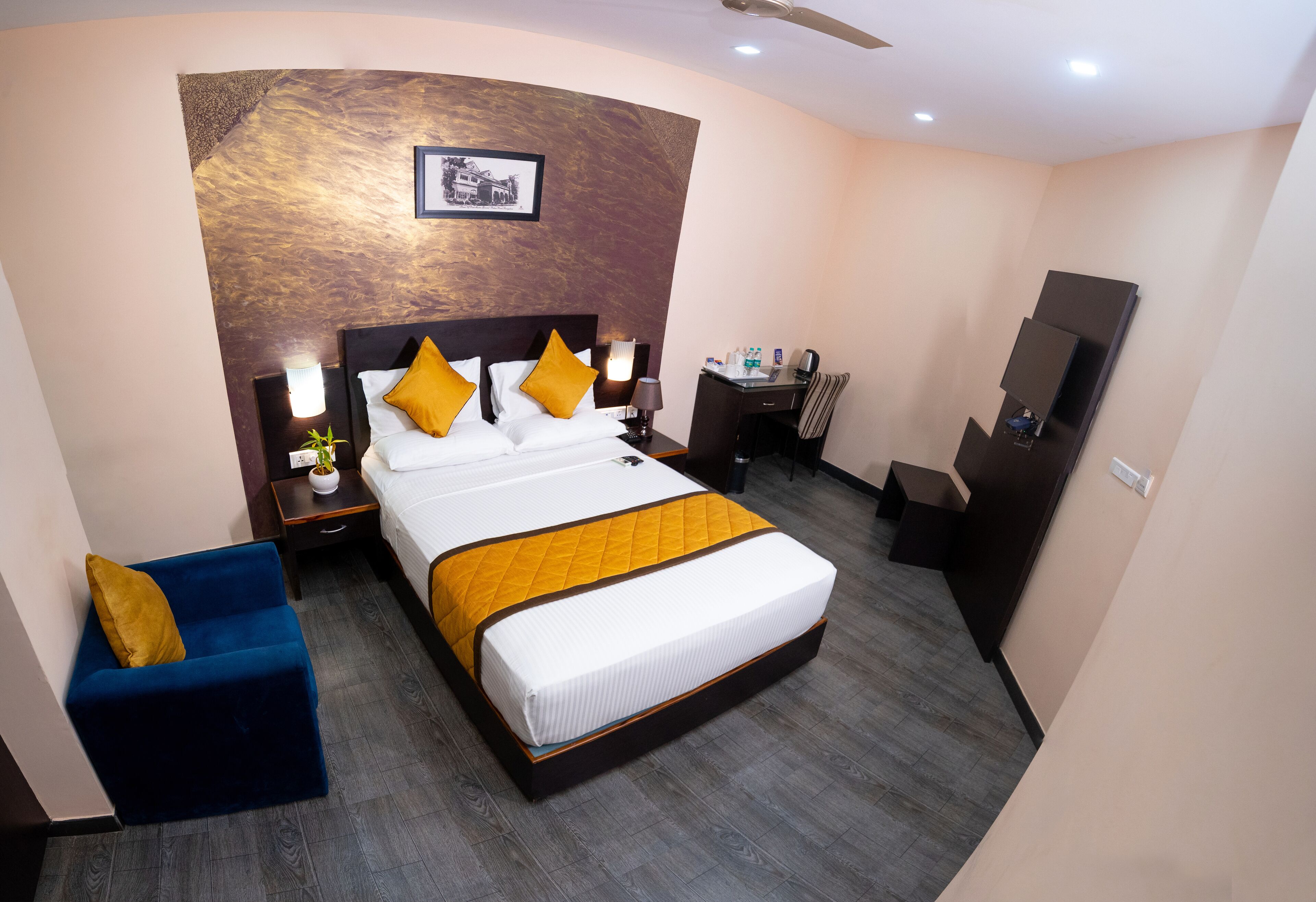 Deluxe Room | Egyptian cotton sheets, premium bedding, memory foam beds