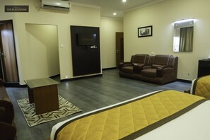 Suite estudio de lujo | Sábanas de algodón egipcio y ropa de cama de alta calidad 