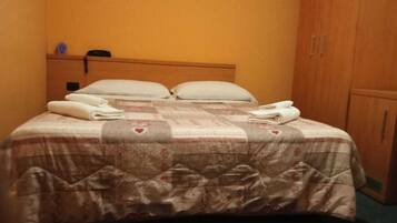 Minibar, una cassaforte in camera, una scrivania, Wi-Fi gratuito