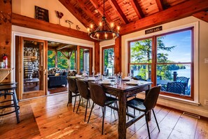 Dining - Luxury Lodge Experience in Muskoka (Huntsville)