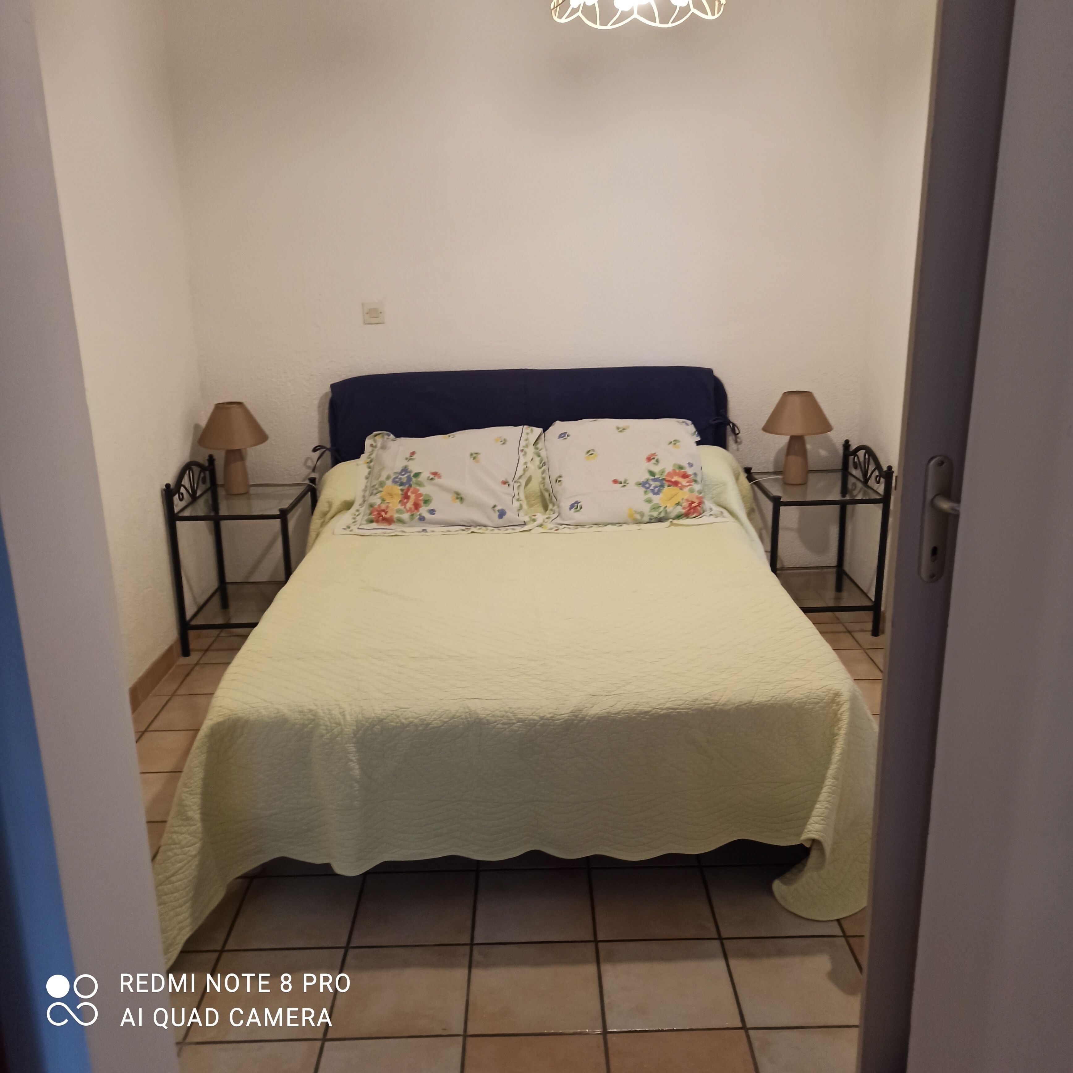 2 chambres, fer et planche à repasser, Wi-Fi, draps fournis