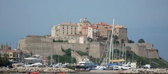 Petite Maison Avec 2 Chambres 3 Personnes Avec Terrasse Propriété Fermée