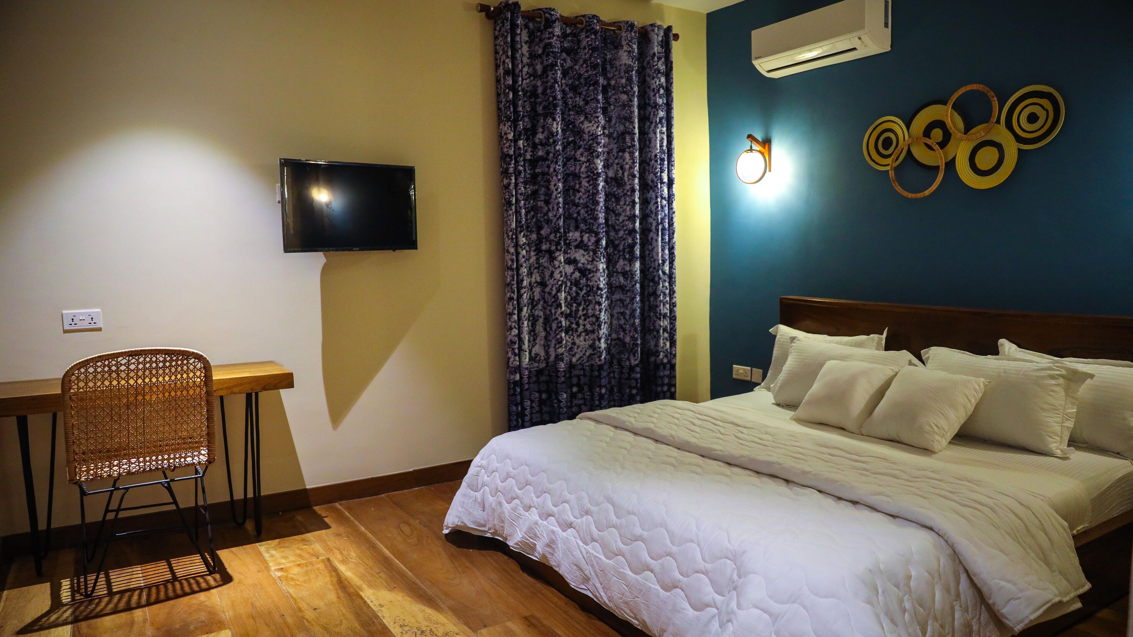 Premium Room, 1 Bedroom, River View, Garden Area | Peralatan tempat tidur premium, gebar bulu kapas, Wi-fi percuma 