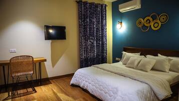 Premium Room, 1 Bedroom, River View, Garden Area | 1 bedroom, premium bedding, down comforters, free WiFi
