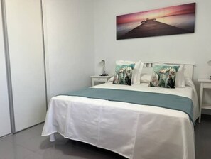 2 bedrooms, desk, iron/ironing board, travel cot