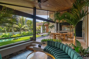 Living area - Ohlala : Luxury Tropical Escape in Pererenan (Canggu)