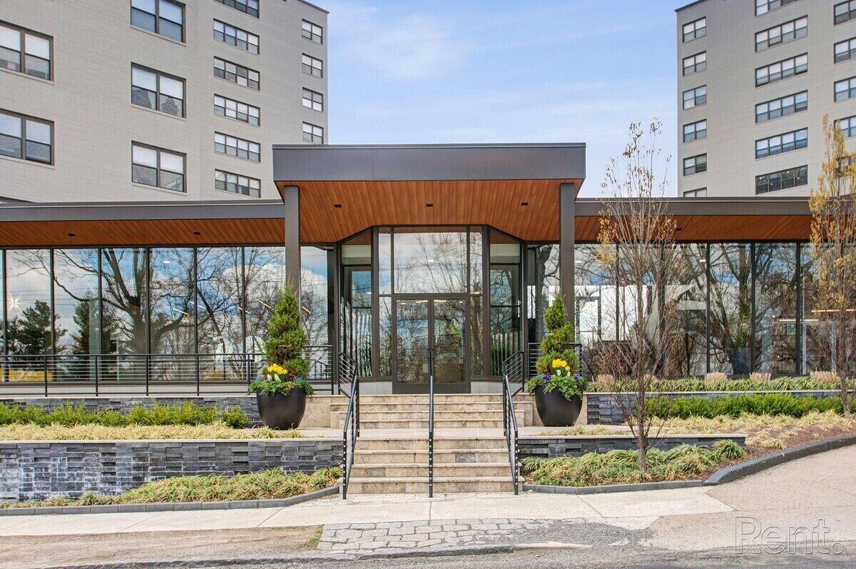 This apartment is a 2 bedroom(s), 1 bathrooms, located in Philadelphia, PA.