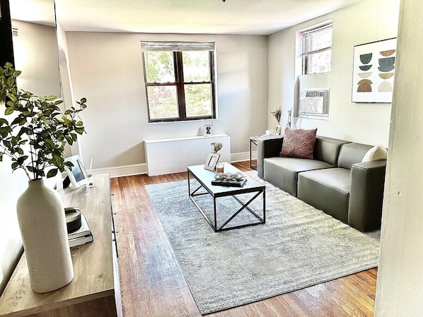 Smart TV - This apartment is a 1 bedroom(s), 1 bathrooms, located in Philadelphia, PA. (Philadelphia)