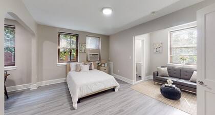 This apartment is a 0 bedroom(s), 1 bathrooms, located in Philadelphia, PA.