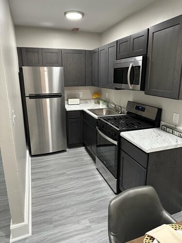 This apartment is a 0 bedroom(s), 1 bathrooms, located in Philadelphia, PA.