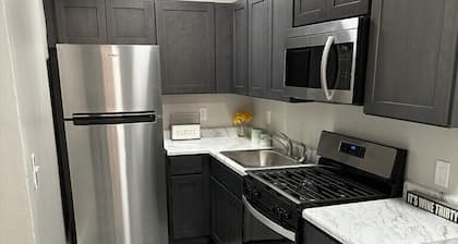 This apartment is a 0 bedroom(s), 1 bathrooms, located in Philadelphia, PA.