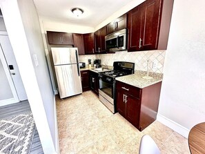 Fridge, microwave, oven, stovetop - This apartment is a 0 bedroom(s), 1 bathrooms, located in Philadelphia, PA. (Philadelphia)