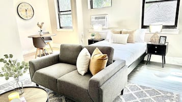 Bügeleisen/Bügelbrett, kostenloses WLAN, Bettwäsche