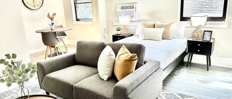 Silitysrauta/-lauta, vauvan matkasänky, ilmainen Wi-Fi, vuodevaatteet