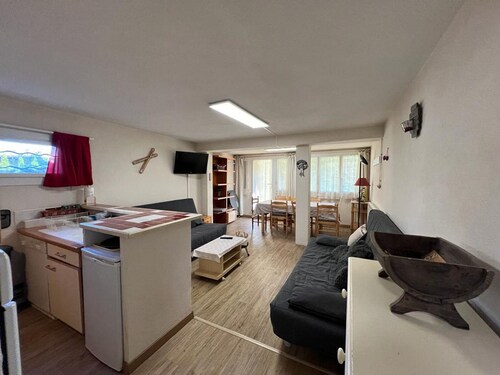 Spacious apartment for 8, garden and WIFI, near shops in Pra Loup