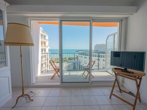 TV - Studio for 2 with direct beach access, balcony (Les Sables-d'Olonne)