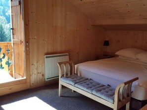 4 bedrooms, free WiFi, bed sheets